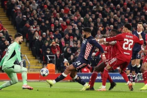 Liverpul  je "bolestan" i hitno mu treba "lek", PSV ga posramio na Enfildu - Embapeov šou i "poker" u Pireju